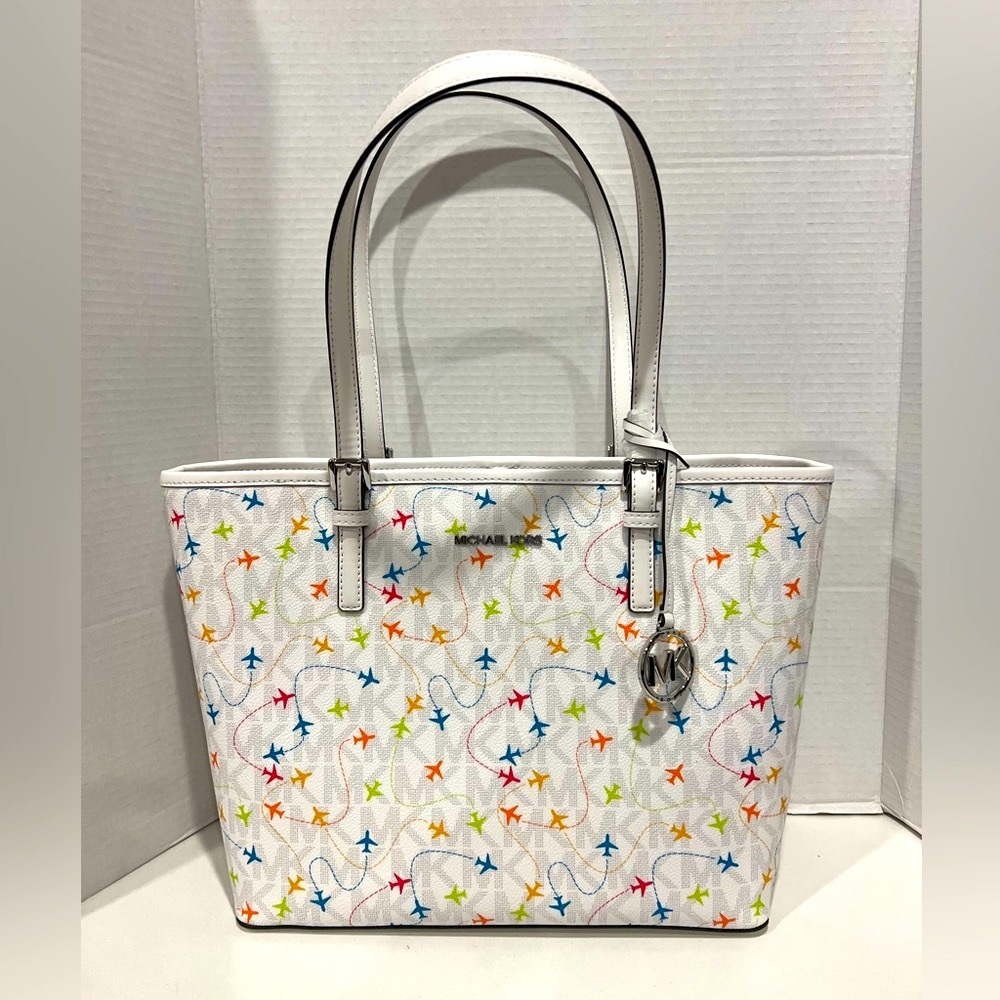 NEW! Michael Kors Jet Set Medium Carryall Tote Bag White/ Airplanes LAST ONE - Picture 2 of 9